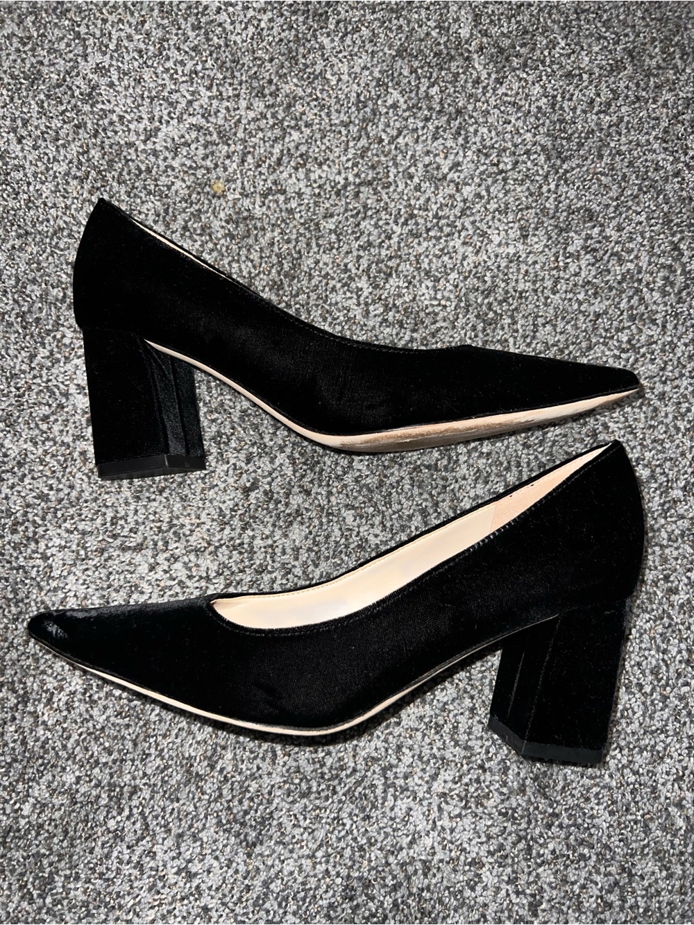 Marc fisher women’s velvet black closed toe heels